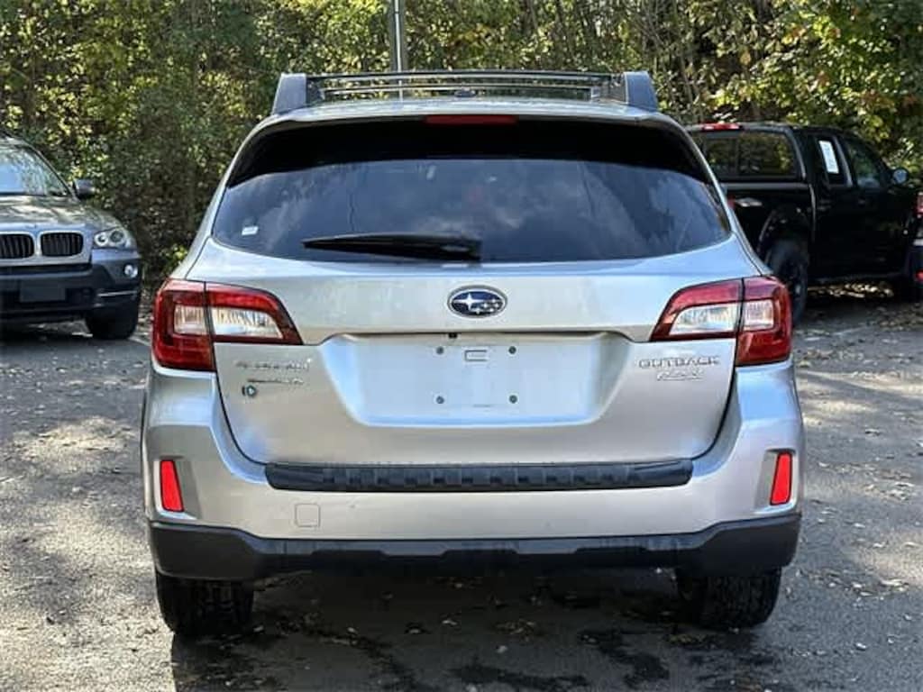 Used 2015 Subaru Outback 2.5i Limited w/Moonroof/KeylessAccess/Nav/EyeSight SUV