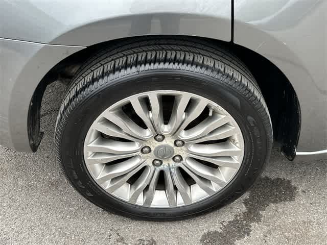 2012 Chrysler 200 Limited 4