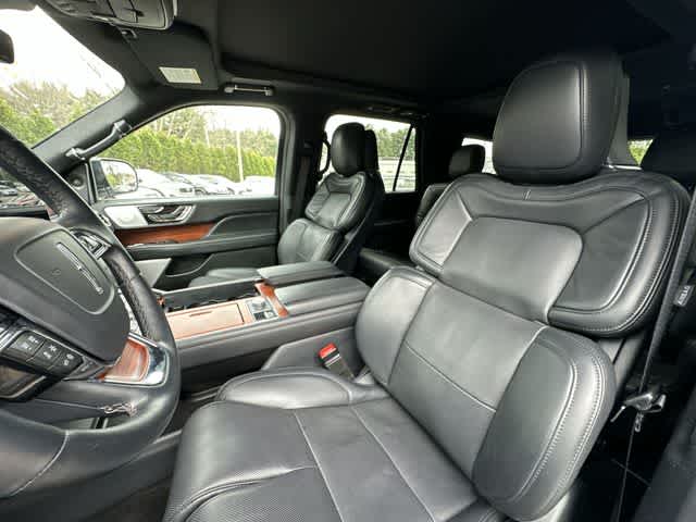 Thumbnail: 2024 Lincoln Navigator - 17