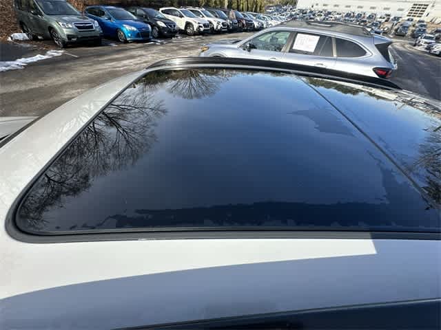 Thumbnail: 2020 Porsche Macan - 6