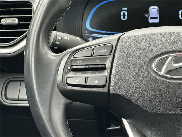 Thumbnail: 2023 Hyundai Venue - 9