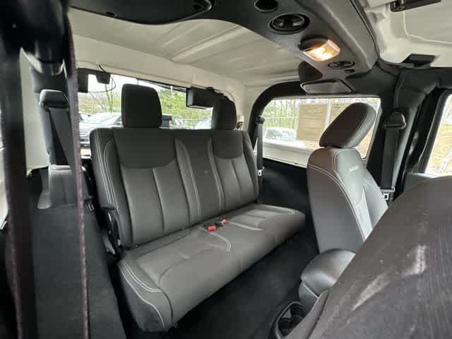 Thumbnail: 2016 Jeep Wrangler - 18