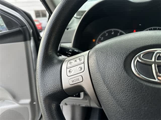 Thumbnail: 2013 Toyota Corolla - 8