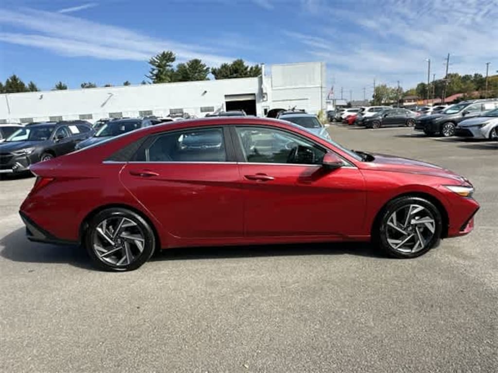 Used 2024 Hyundai Elantra Limited Sedan