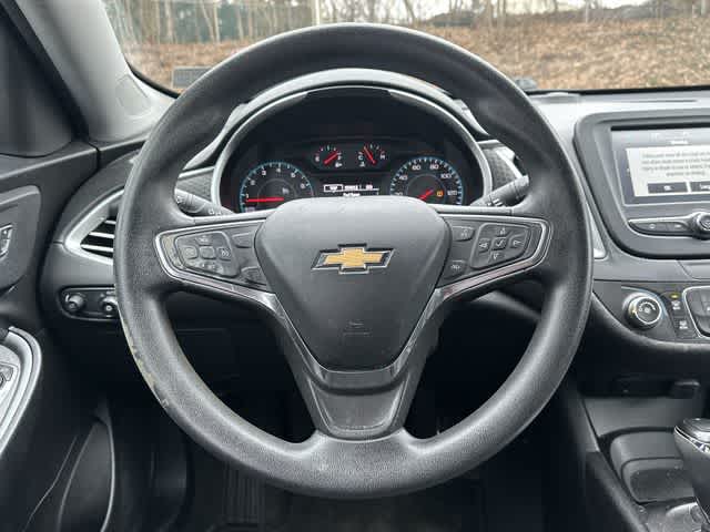 Thumbnail: 2017 Chevrolet Malibu - 7