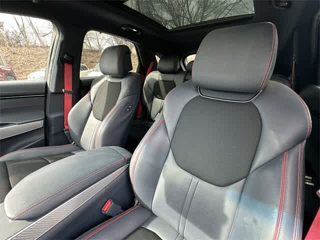 Thumbnail: 2023 Genesis GV70 - 17