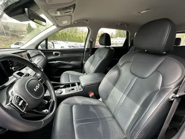 Thumbnail: 2023 Kia Sorento - 17