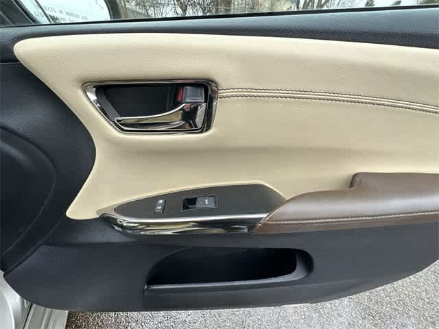 Thumbnail: 2014 Toyota Avalon - 21