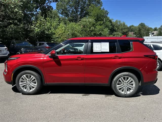 Thumbnail: 2022 Mitsubishi Outlander - 2