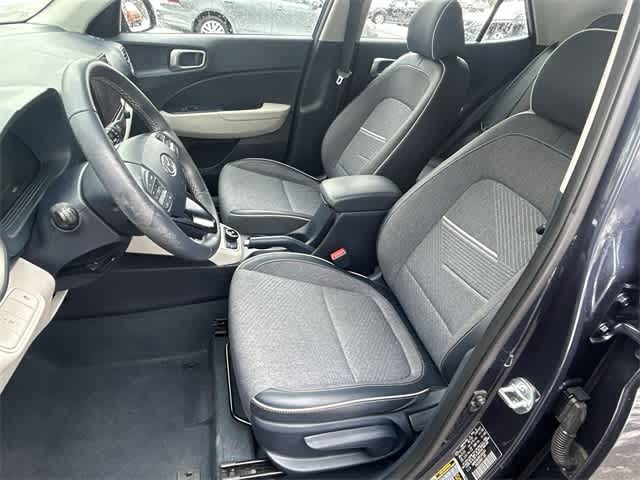 Thumbnail: 2023 Hyundai Venue - 16