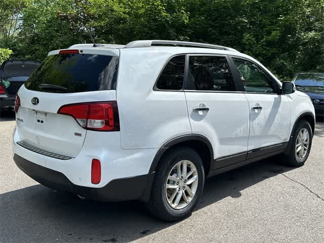 2015 Kia Sorento LX 26