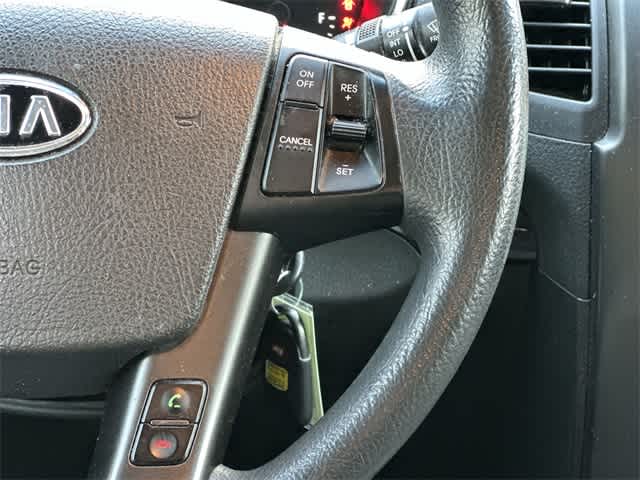 Thumbnail: 2011 Kia Sorento - 9