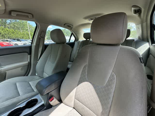 Thumbnail: 2011 Ford Fusion - 12