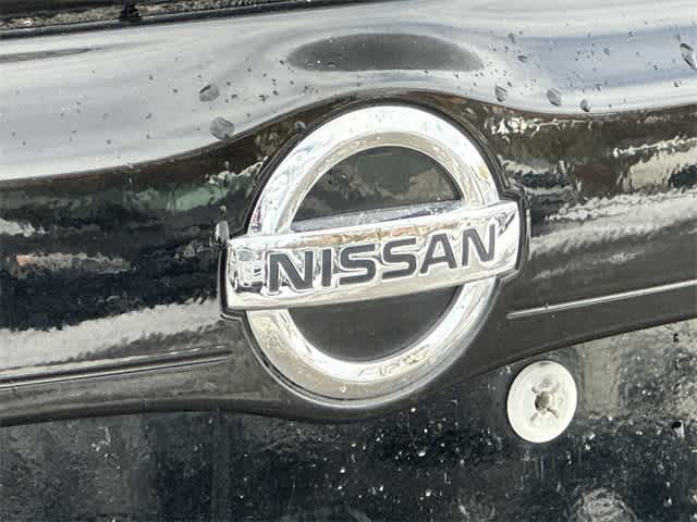 Thumbnail: 2012 Nissan Versa - 20