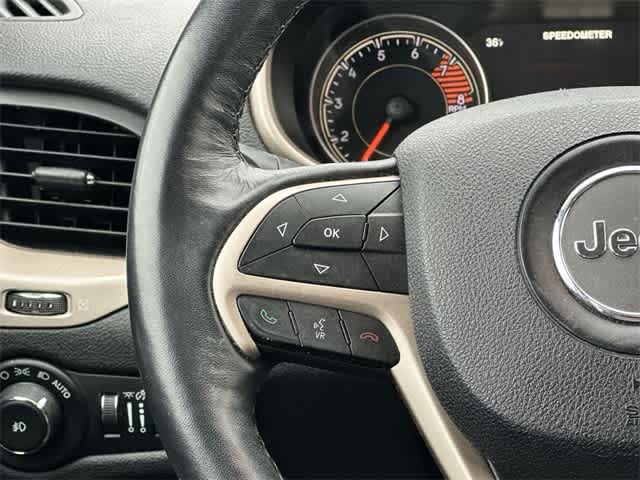 Thumbnail: 2016 Jeep Cherokee - 8