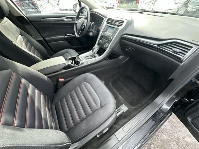 Thumbnail: 2015 Ford Fusion - 17