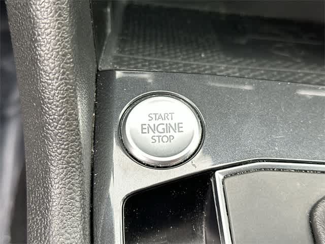 Thumbnail: 2021 Volkswagen Tiguan - 11