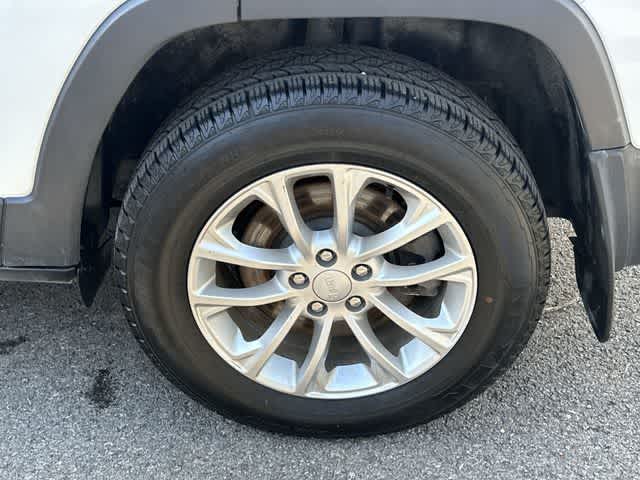 Thumbnail: 2019 Jeep Cherokee - 5