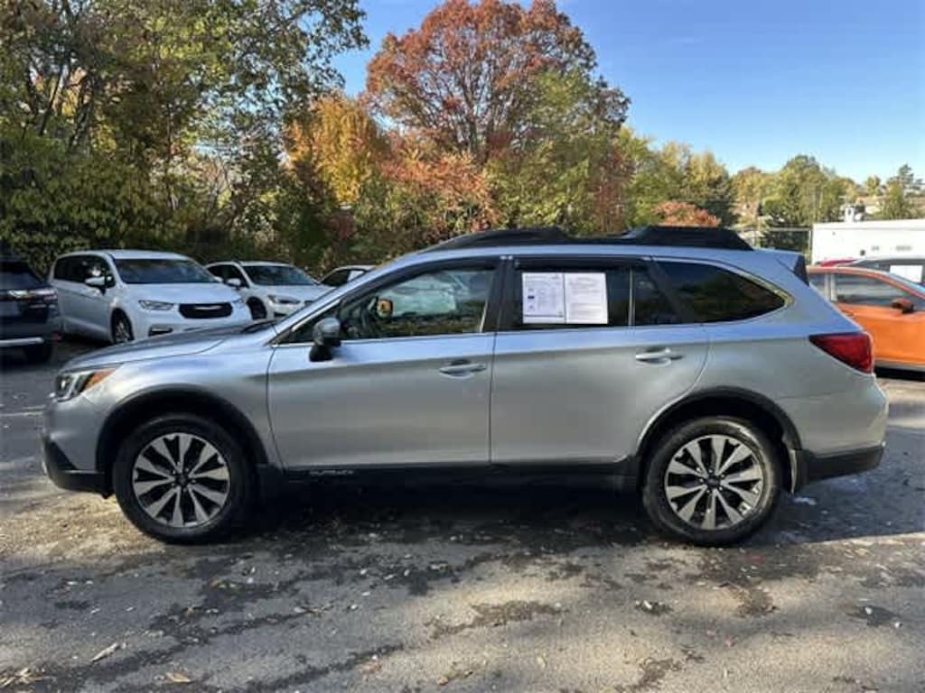 Used 2015 Subaru Outback 2.5i Limited w/Moonroof/KeylessAccess/Nav/EyeSight SUV