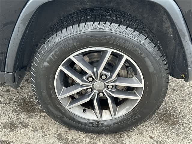 Thumbnail: 2018 Jeep Grand Cherokee - 5