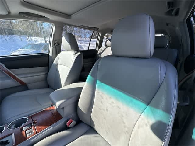 Thumbnail: 2010 Toyota Highlander - 16
