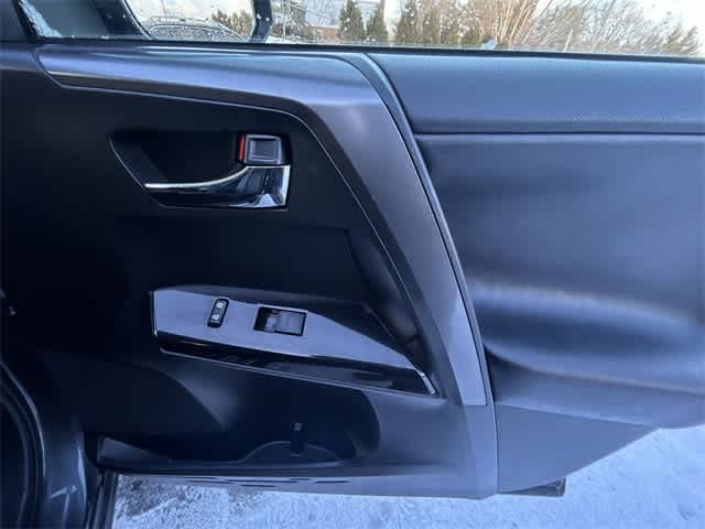 Thumbnail: 2018 Toyota RAV4 - 22