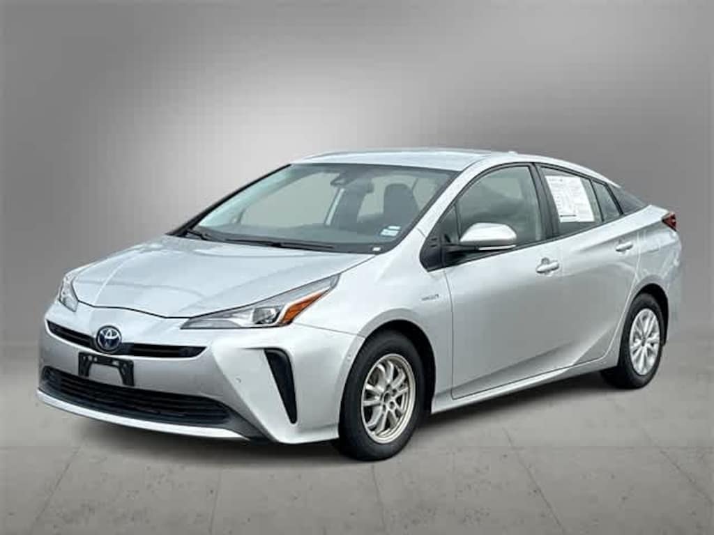 Used 2022 Toyota Prius L Hatchback