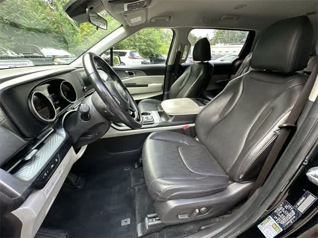 Thumbnail: 2022 Kia Carnival - 16