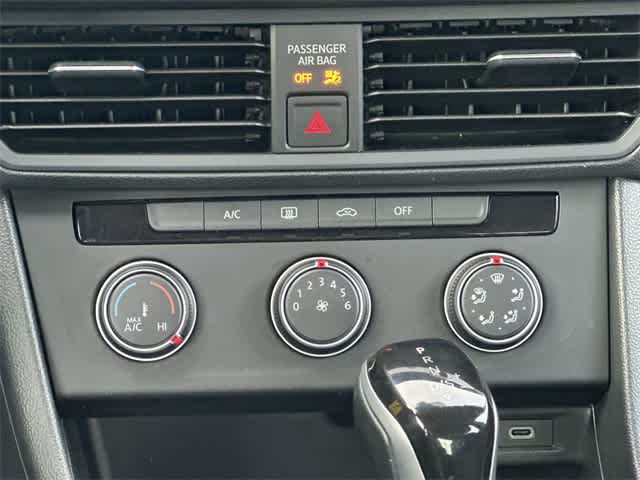 Thumbnail: 2024 Volkswagen Jetta - 13