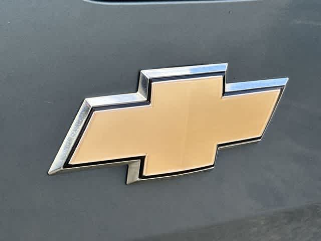 Thumbnail: 2010 Chevrolet Silverado 1500 - 17