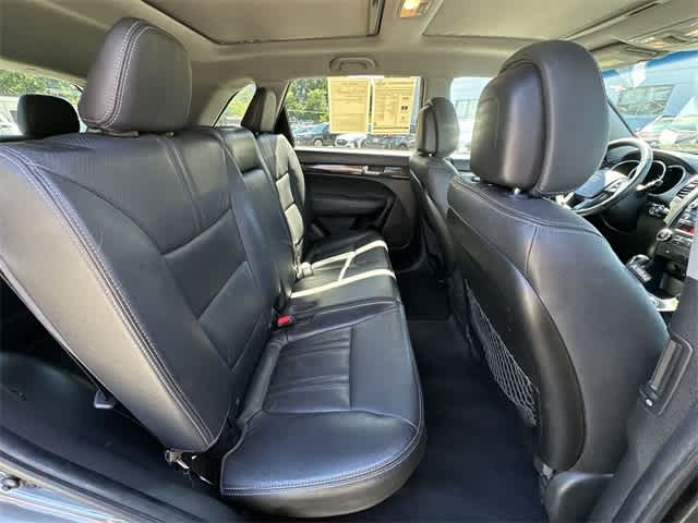 Thumbnail: 2012 Kia Sorento - 22
