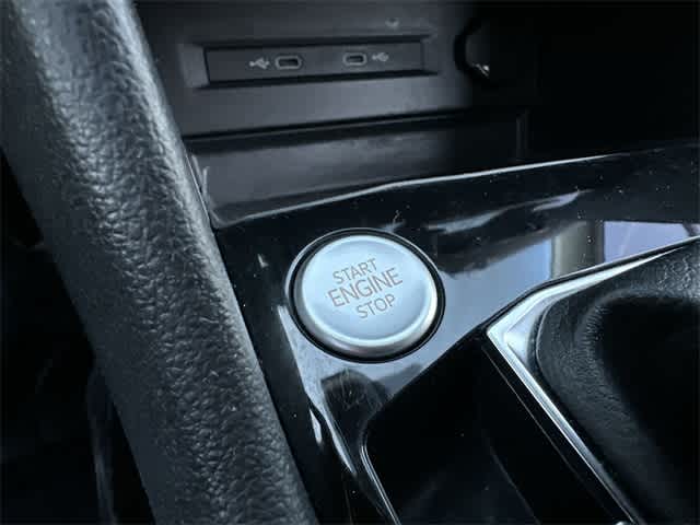 Thumbnail: 2022 Volkswagen Taos - 10