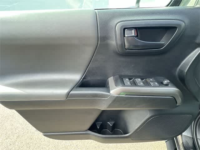 Thumbnail: 2022 Toyota Tacoma - 15