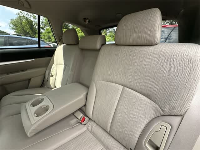 2013 Subaru Outback Premium 13