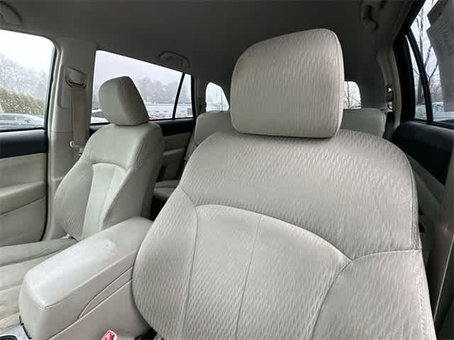 Thumbnail: 2011 Subaru Outback - 12
