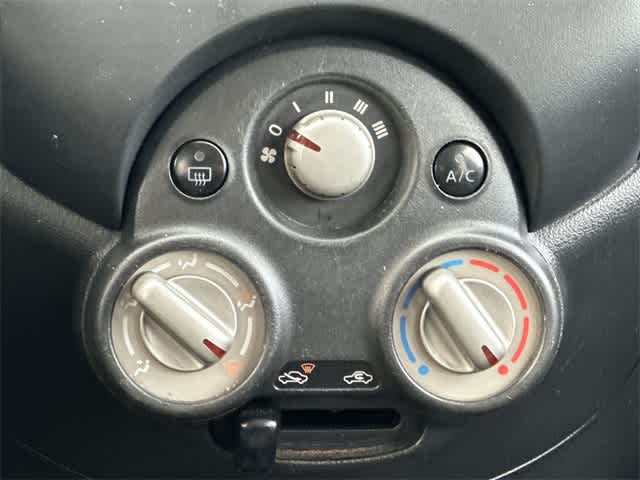 Thumbnail: 2012 Nissan Versa - 10