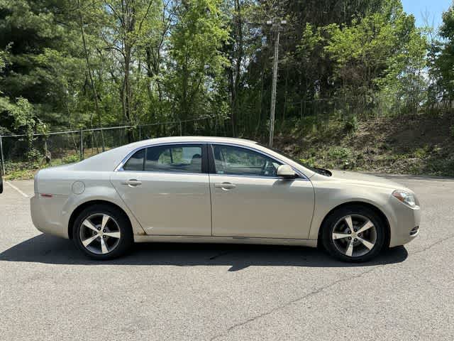 Thumbnail: 2011 Chevrolet Malibu - 3