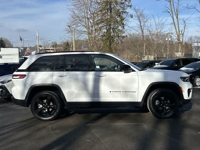 Thumbnail: 2025 Jeep Grand Cherokee - 3