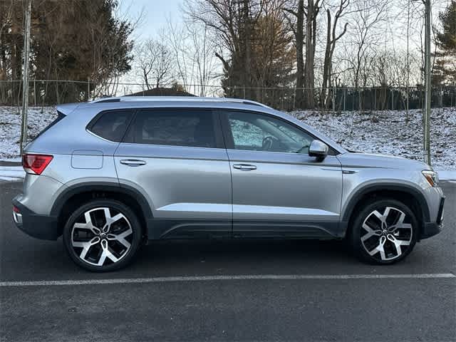 Thumbnail: 2022 Volkswagen Taos - 3