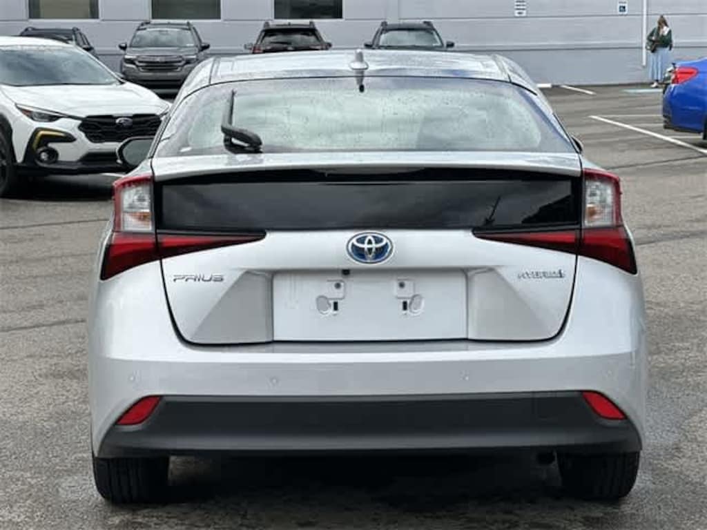 Used 2022 Toyota Prius L Hatchback
