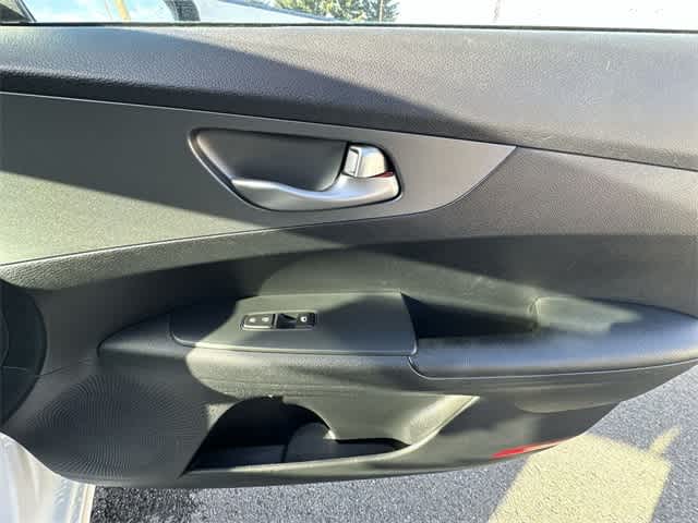 Thumbnail: 2020 Kia Forte - 21