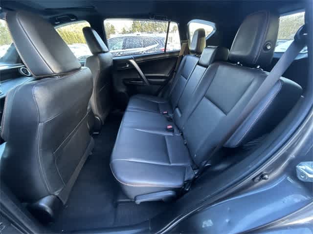 Thumbnail: 2018 Toyota RAV4 - 18