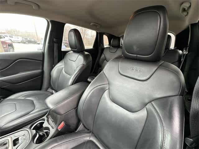 Thumbnail: 2016 Jeep Cherokee - 16