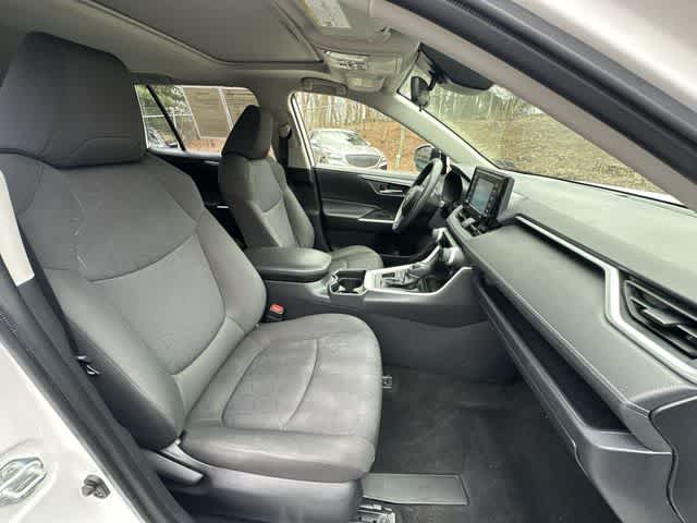 Thumbnail: 2020 Toyota RAV4 - 22