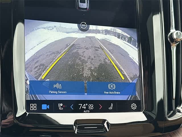 Thumbnail: 2023 Volvo XC60 - 15