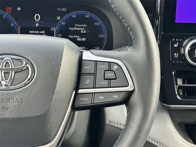 Thumbnail: 2024 Toyota Highlander - 10