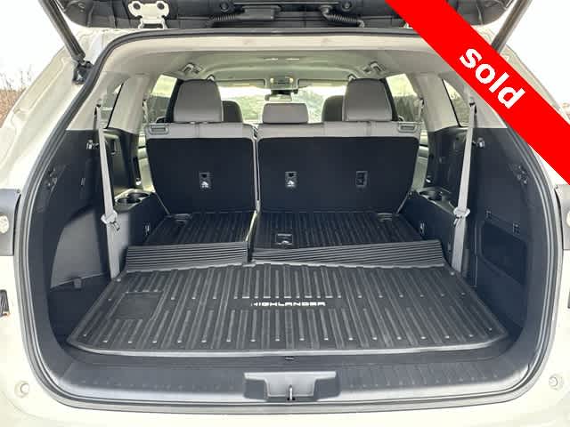 Thumbnail: 2021 Toyota Highlander - 25