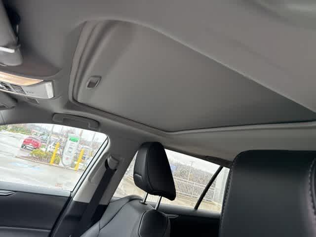 Thumbnail: 2023 Toyota RAV4 - 8