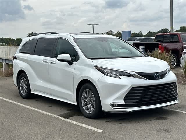 Thumbnail: 2022 Toyota Sienna - 20