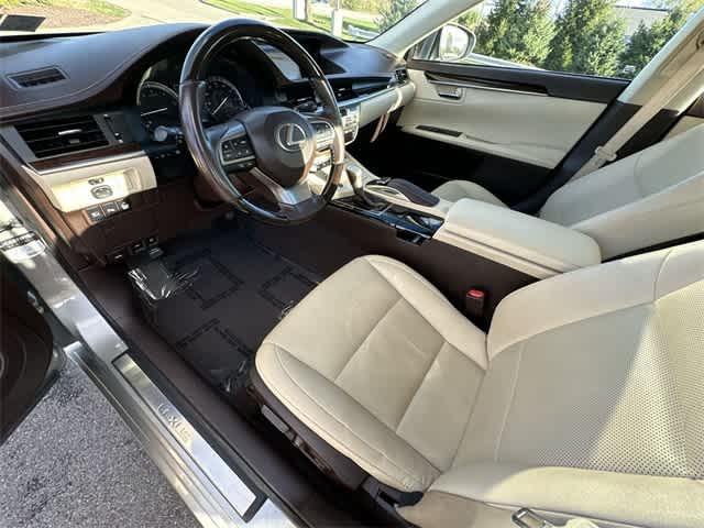 Thumbnail: 2017 Lexus ES - 18